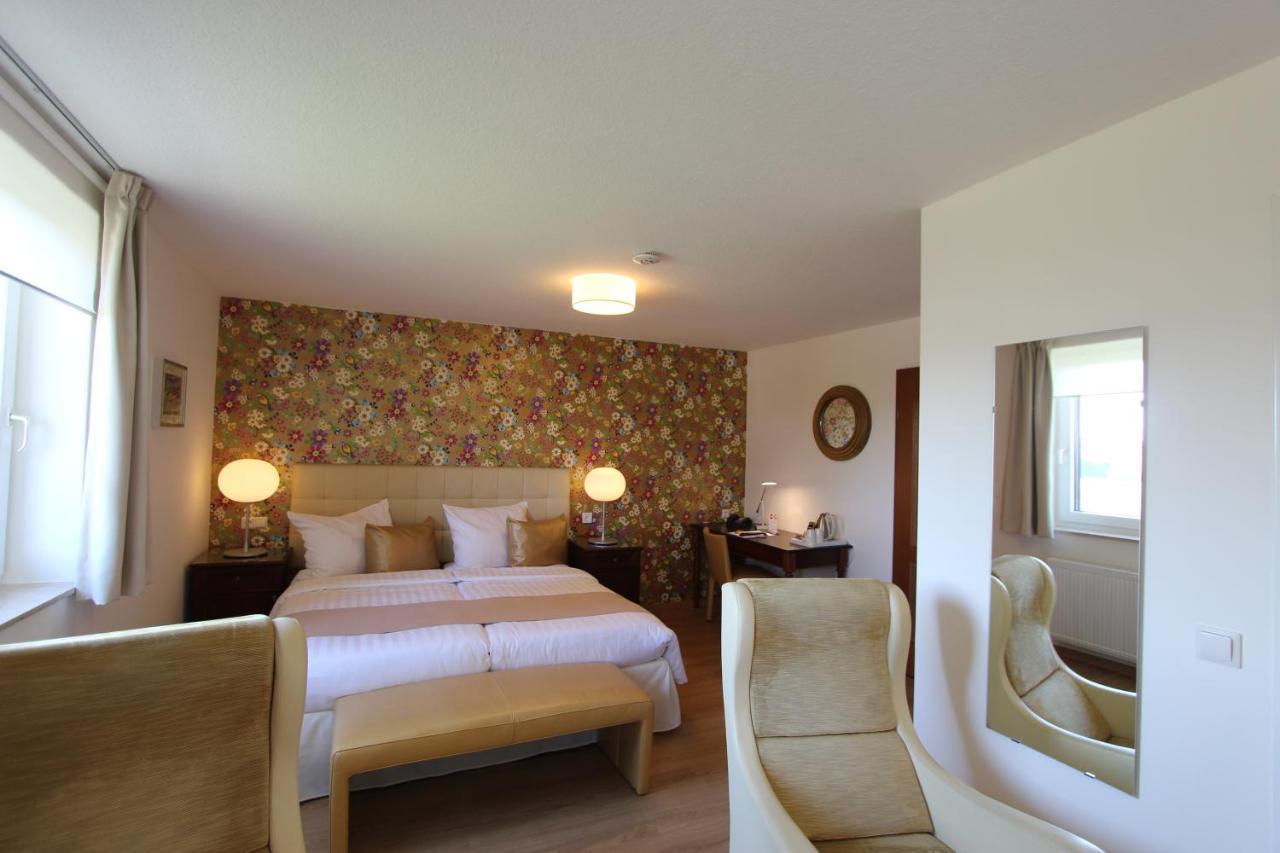 Boutique Hotel Restaurant Hollerather Hof Hellenthal Bagian luar foto