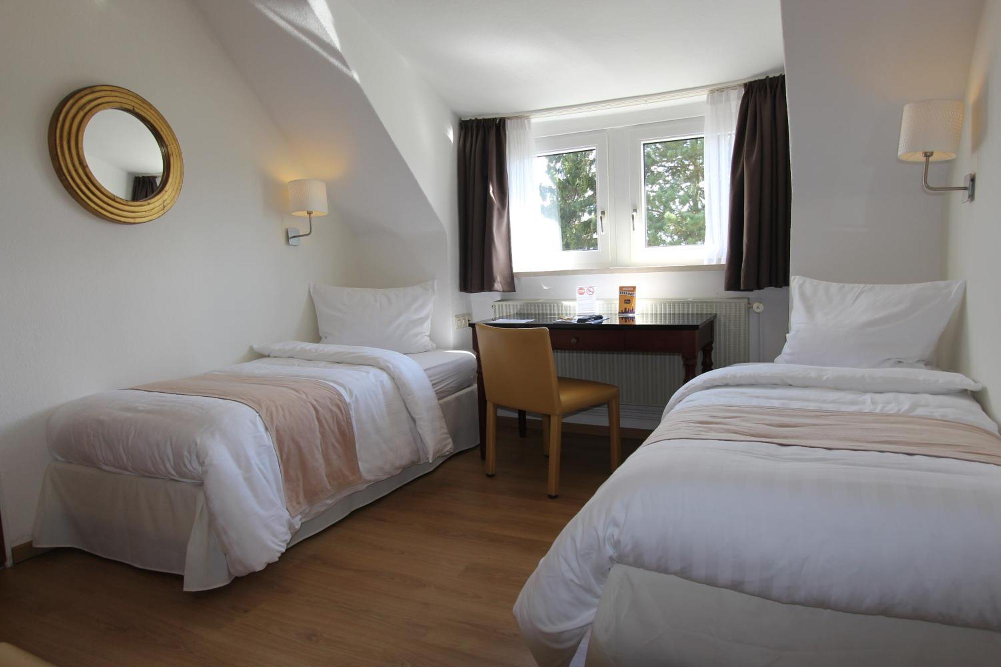 Boutique Hotel Restaurant Hollerather Hof Hellenthal Ruang foto