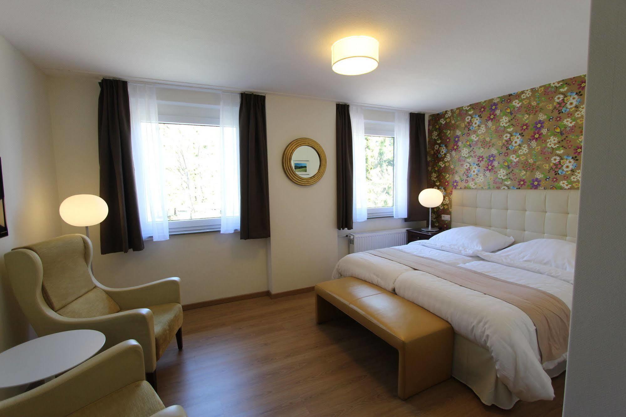Boutique Hotel Restaurant Hollerather Hof Hellenthal Bagian luar foto