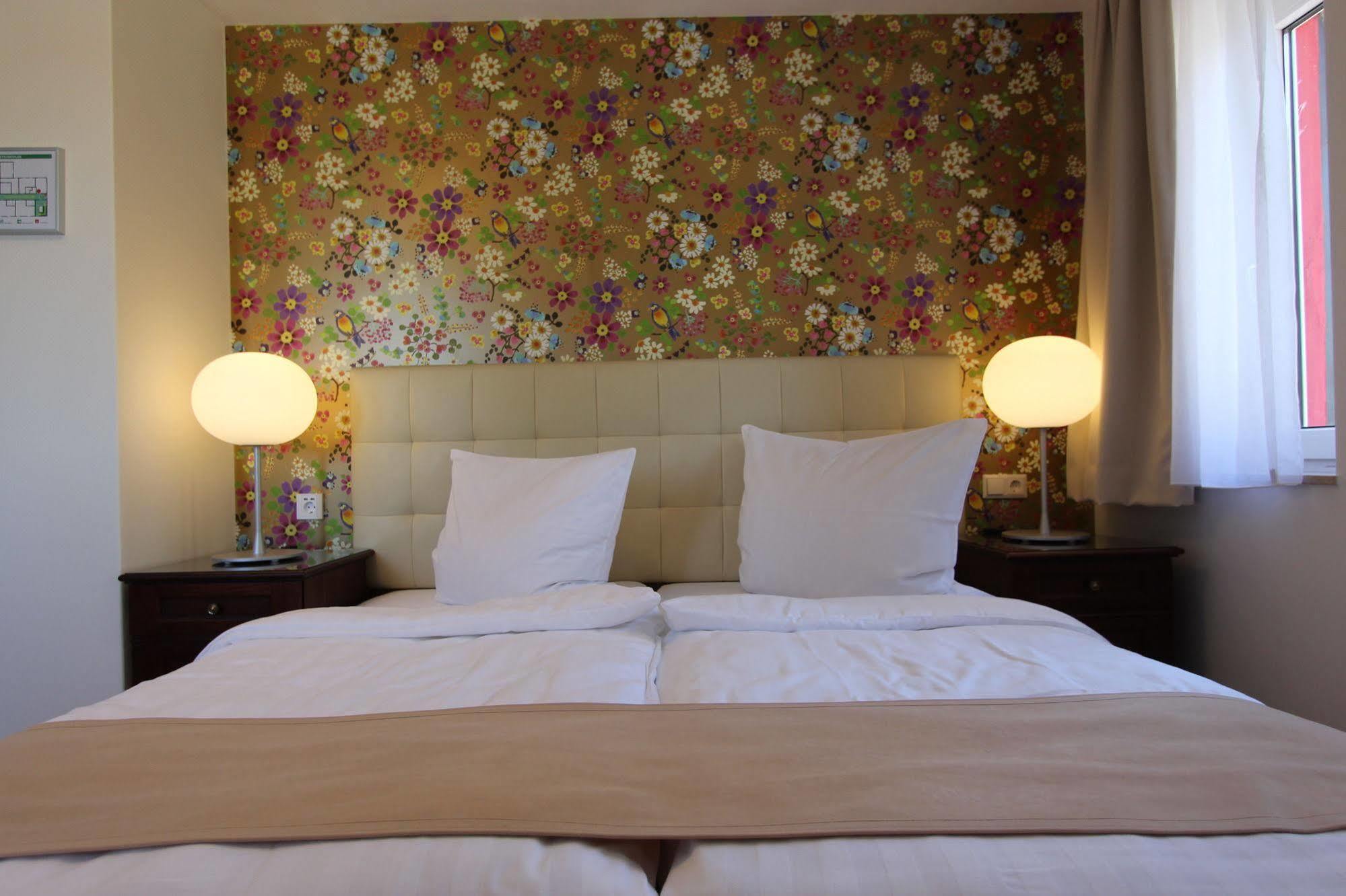 Boutique Hotel Restaurant Hollerather Hof Hellenthal Bagian luar foto