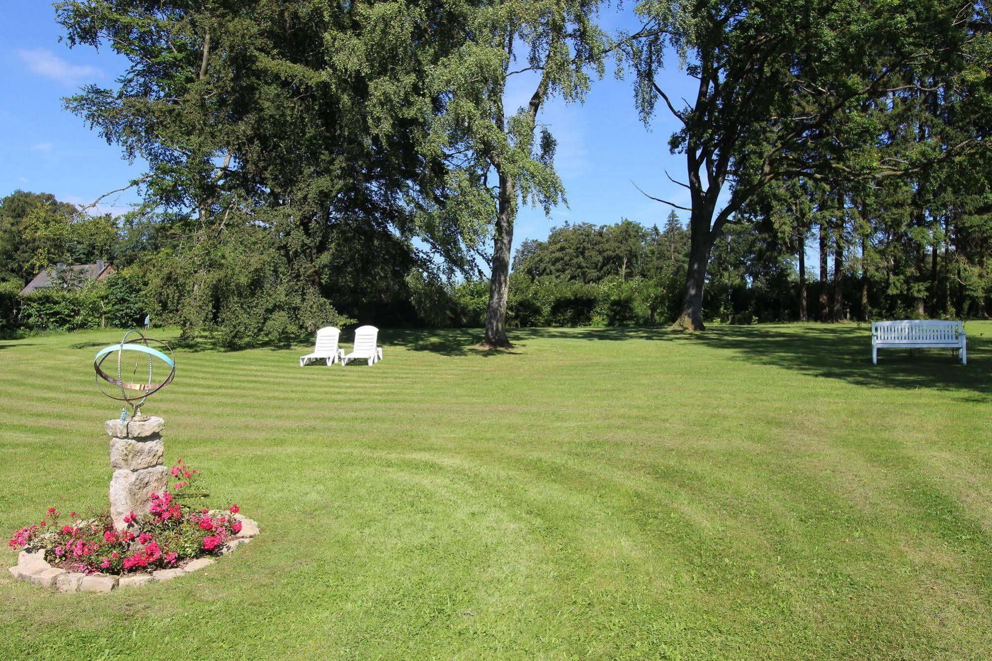 Boutique Hotel Restaurant Hollerather Hof Hellenthal Bagian luar foto