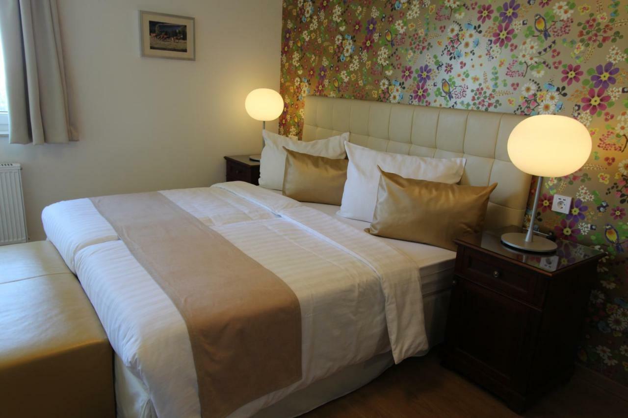 Boutique Hotel Restaurant Hollerather Hof Hellenthal Bagian luar foto