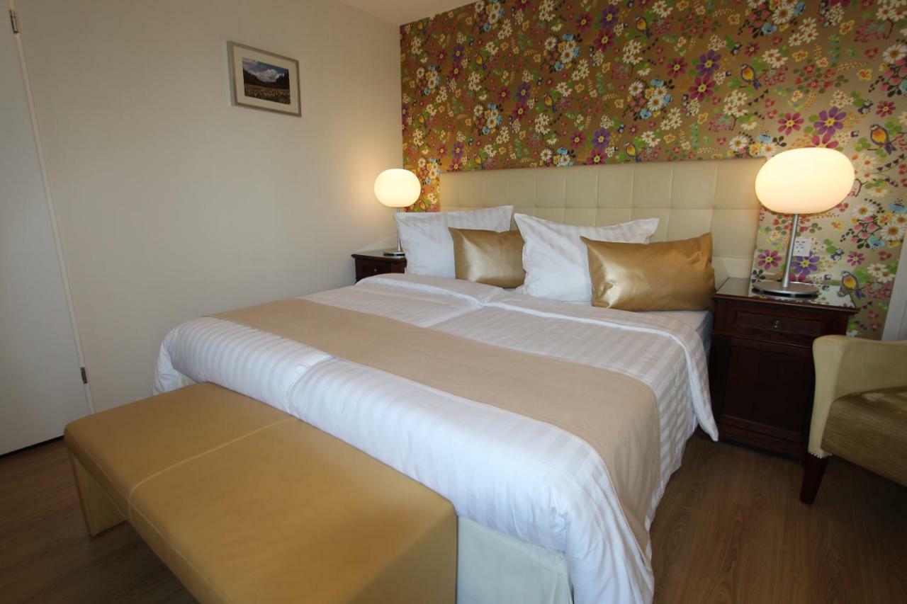 Boutique Hotel Restaurant Hollerather Hof Hellenthal Bagian luar foto